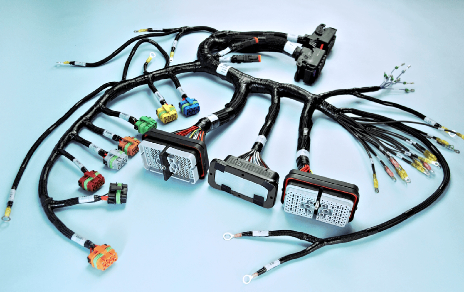 What is a Wiring Harness? From Design to Automotive Standards Automotive wiring harness USCAR cable assembly